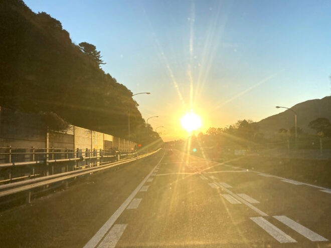 快晴の名神高速