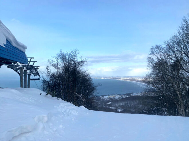 山頂からは海も見えます