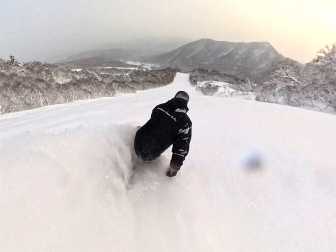 軽く踏んだだけですごい量のスプレーが上がる