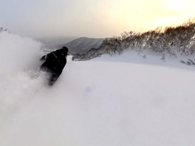 朝日とノートラックとパウダー