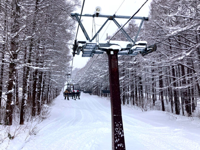 黒姫の森の間を抜けるリフト結構好きです。