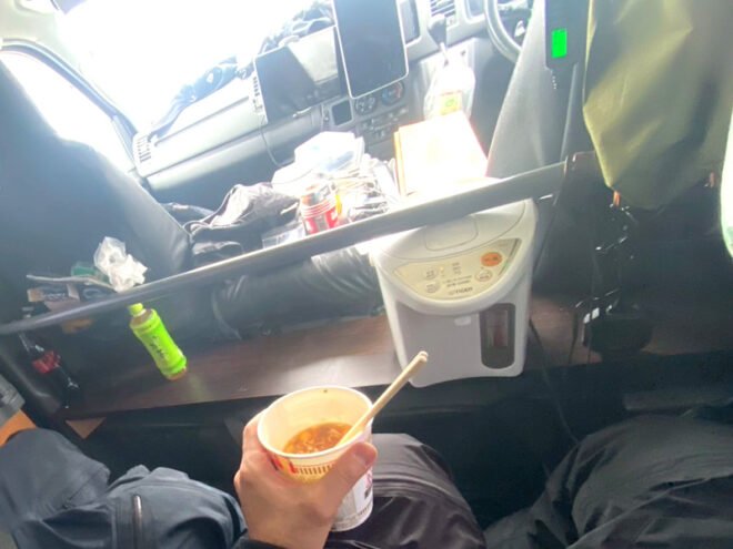 昼ご飯のカップラーメン。