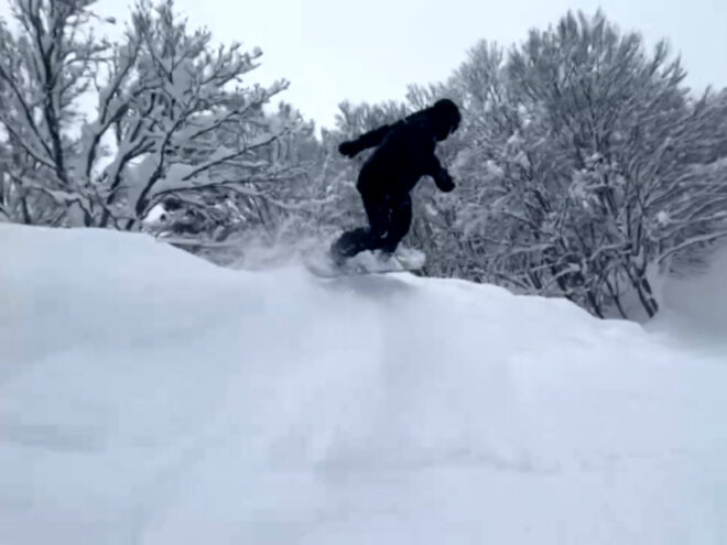 Rで飛んでいるところ。（動画から切り出し）